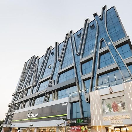 Collection O Hotel Alice Ахмедабад Екстер'єр фото